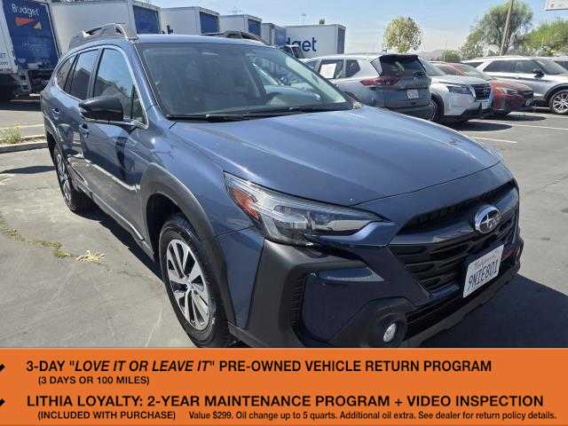 2025 Subaru Outback Premium's photo