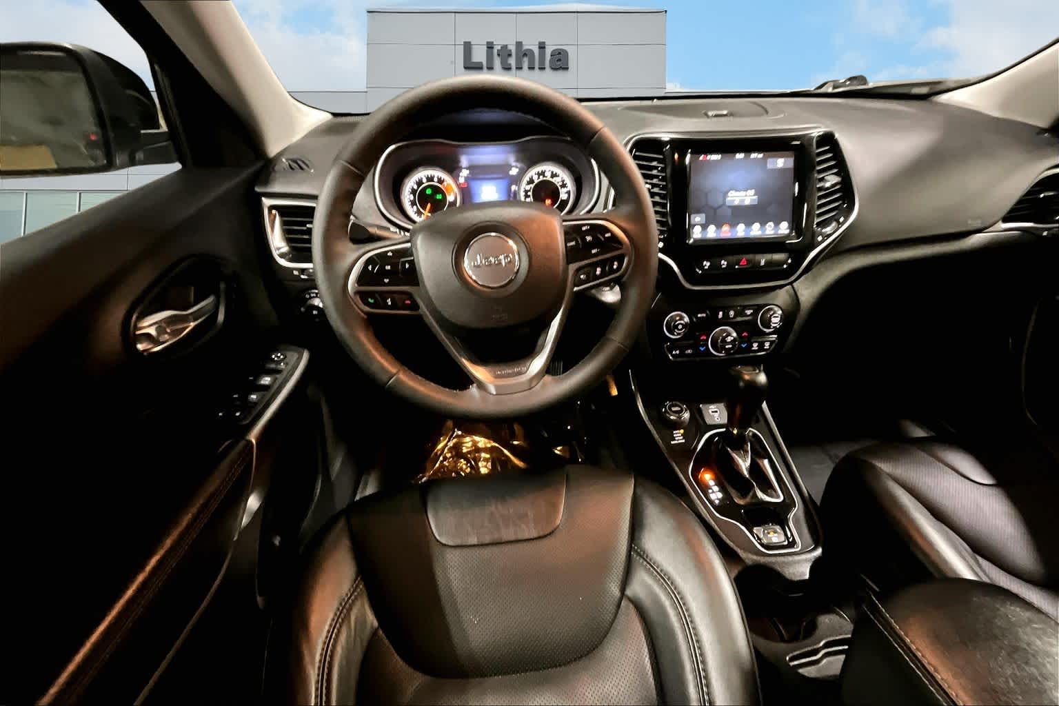 Thumbnail: 2022 Jeep Cherokee - 15