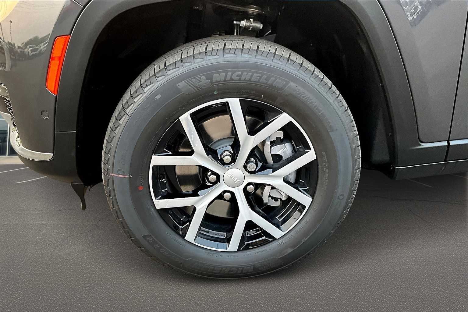 Thumbnail: 2025 Jeep Grand Cherokee L - 8