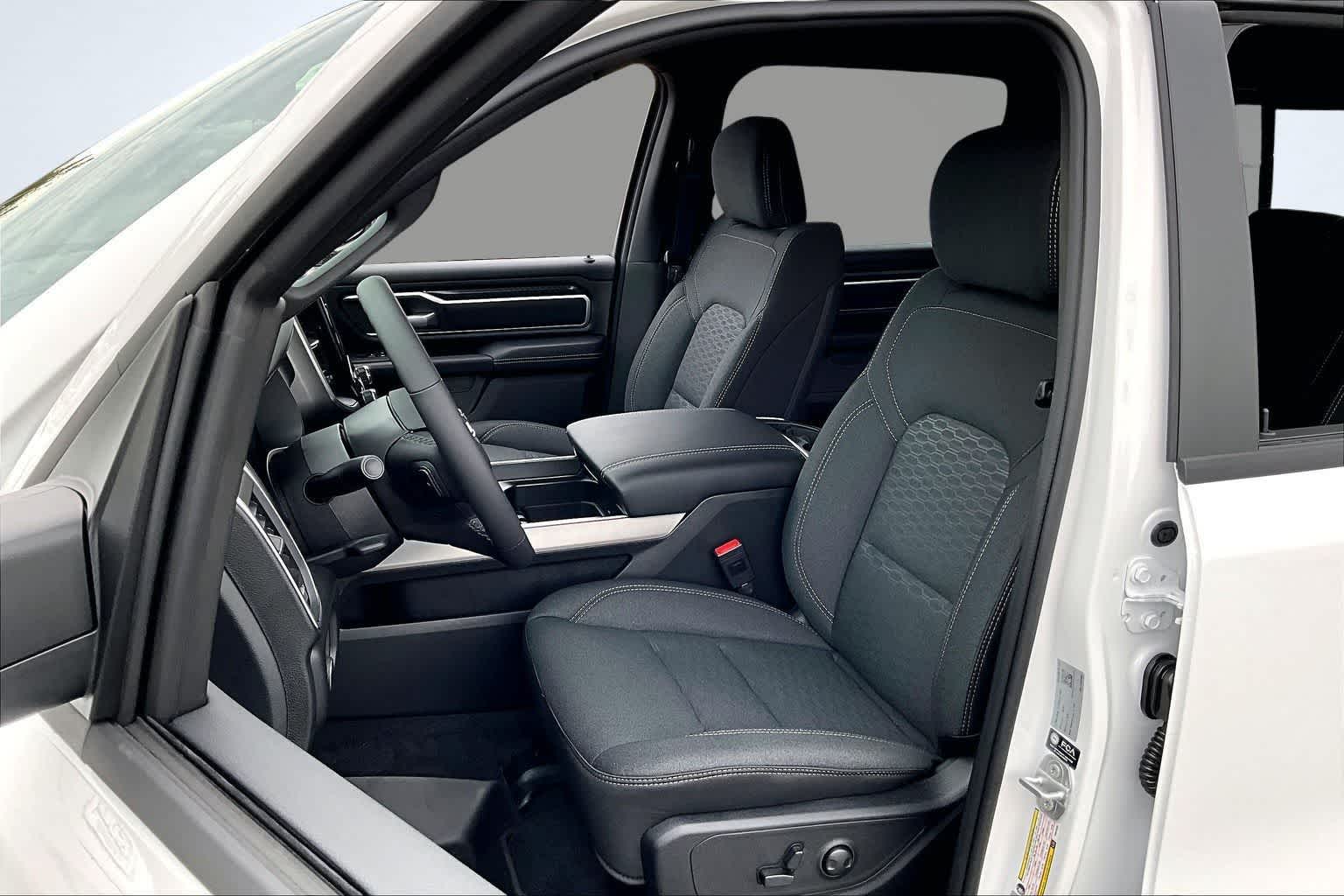 Thumbnail: 2026 RAM 1500 - 11
