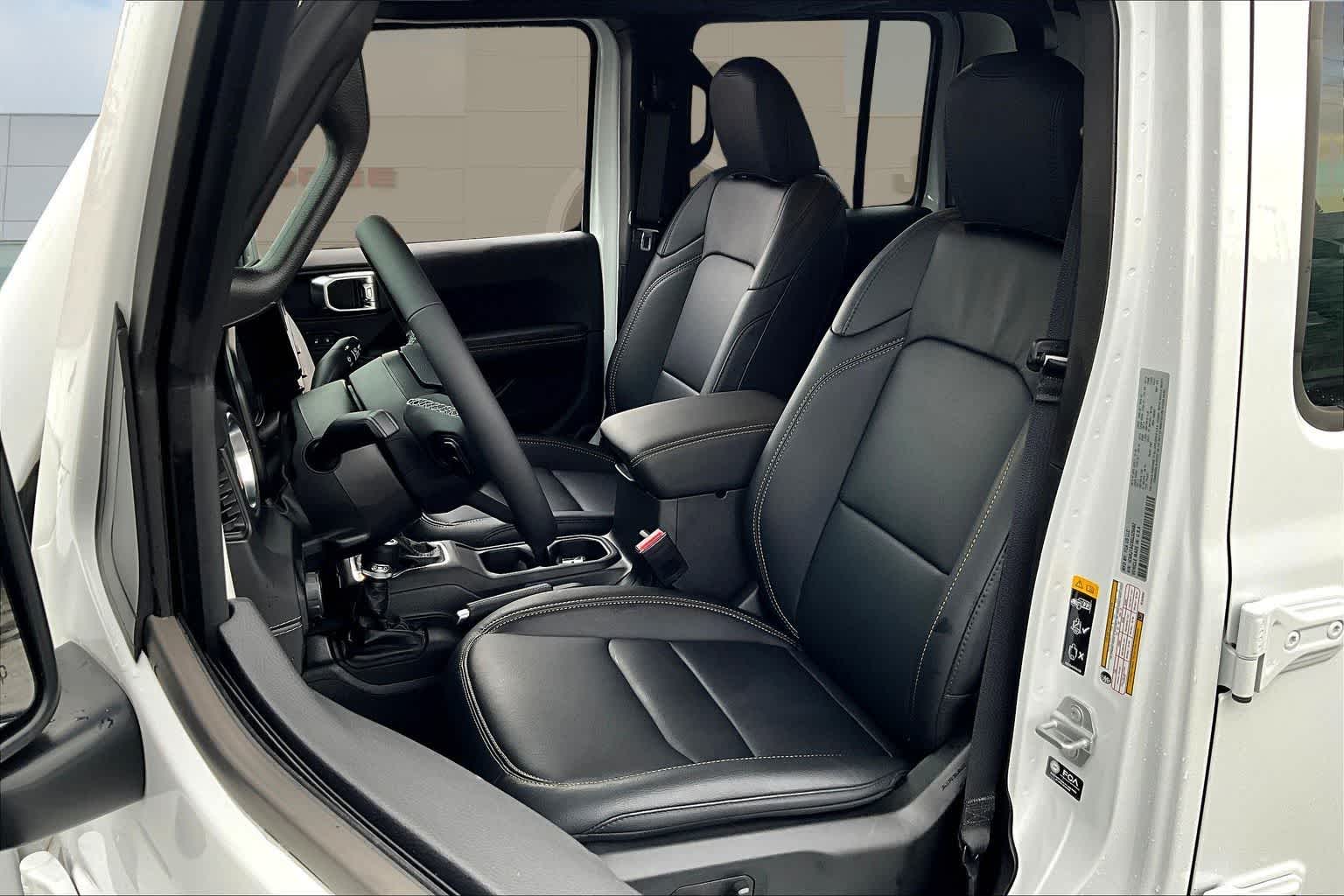 Thumbnail: 2025 Jeep Gladiator - 11