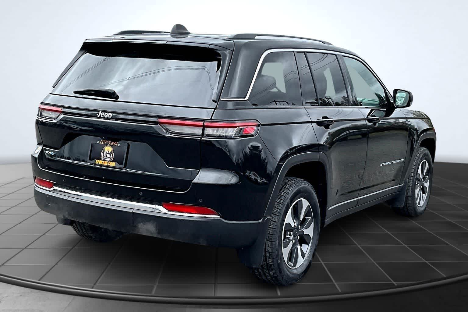 Thumbnail: 2022 Jeep Grand Cherokee - 23