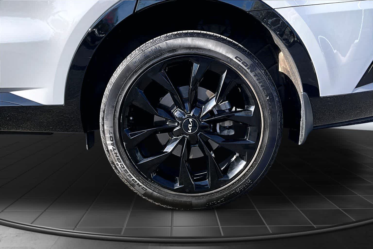 Thumbnail: 2023 Kia Sorento - 35