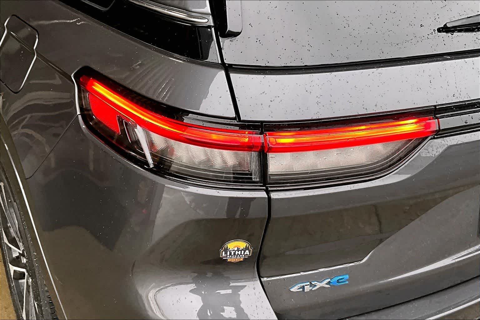 Thumbnail: 2022 Jeep Grand Cherokee - 32