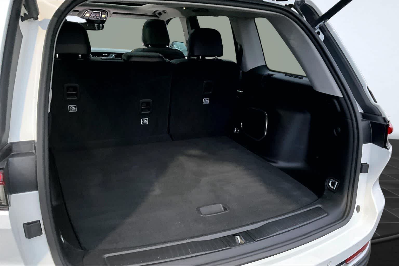 Thumbnail: 2022 Jeep Grand Cherokee - 19