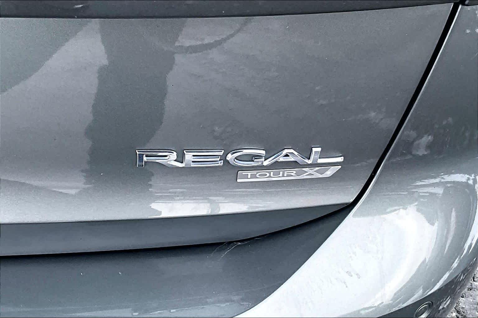 Thumbnail: 2018 Buick Regal - 7