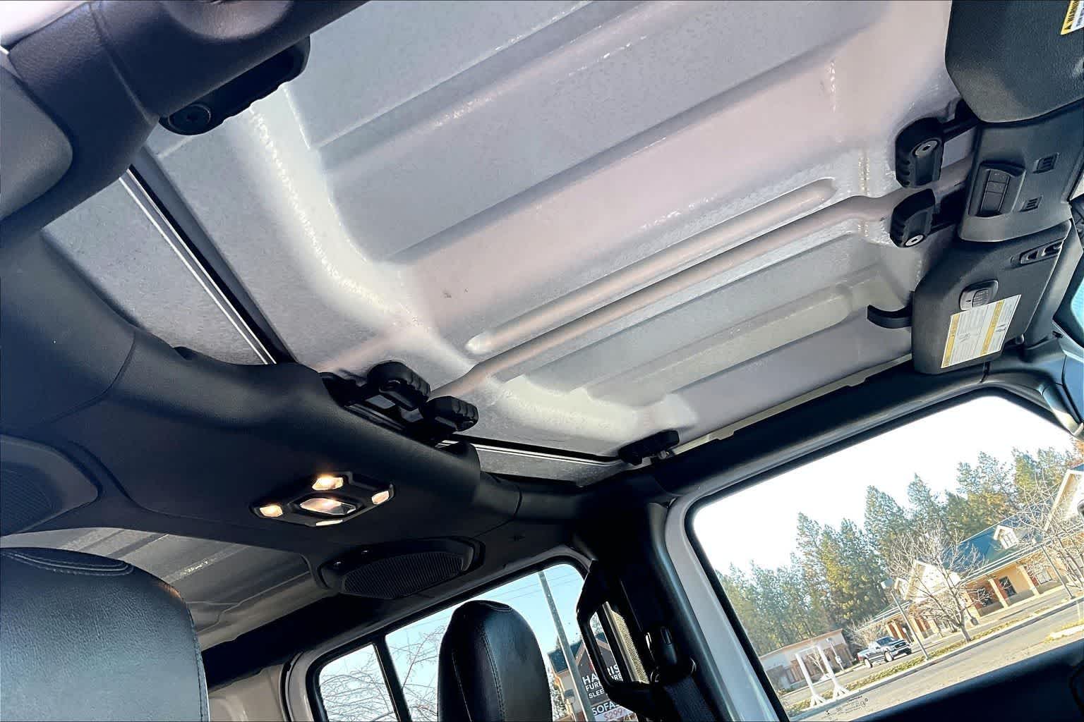 Thumbnail: 2023 Jeep Wrangler - 30