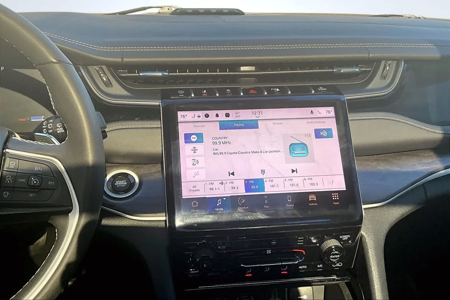 Thumbnail: 2022 Jeep Grand Cherokee - 16