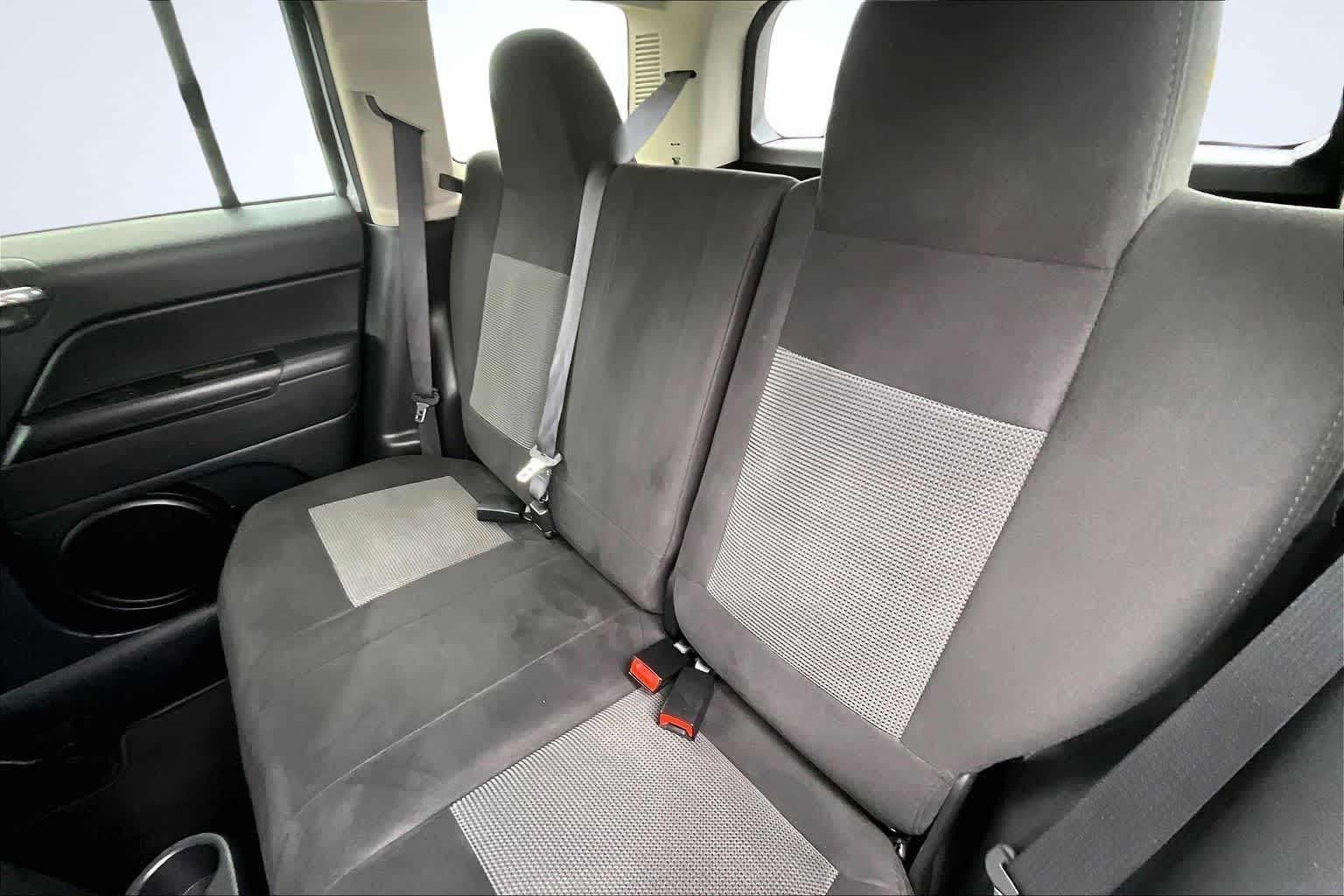 Thumbnail: 2016 Jeep Patriot - 13