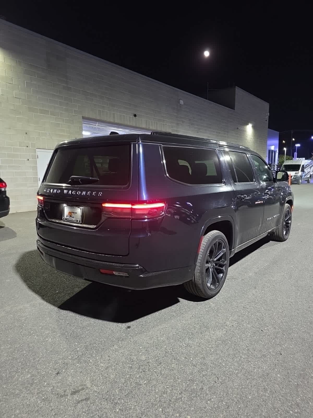 2024 Jeep Grand Wagoneer L II photo 4