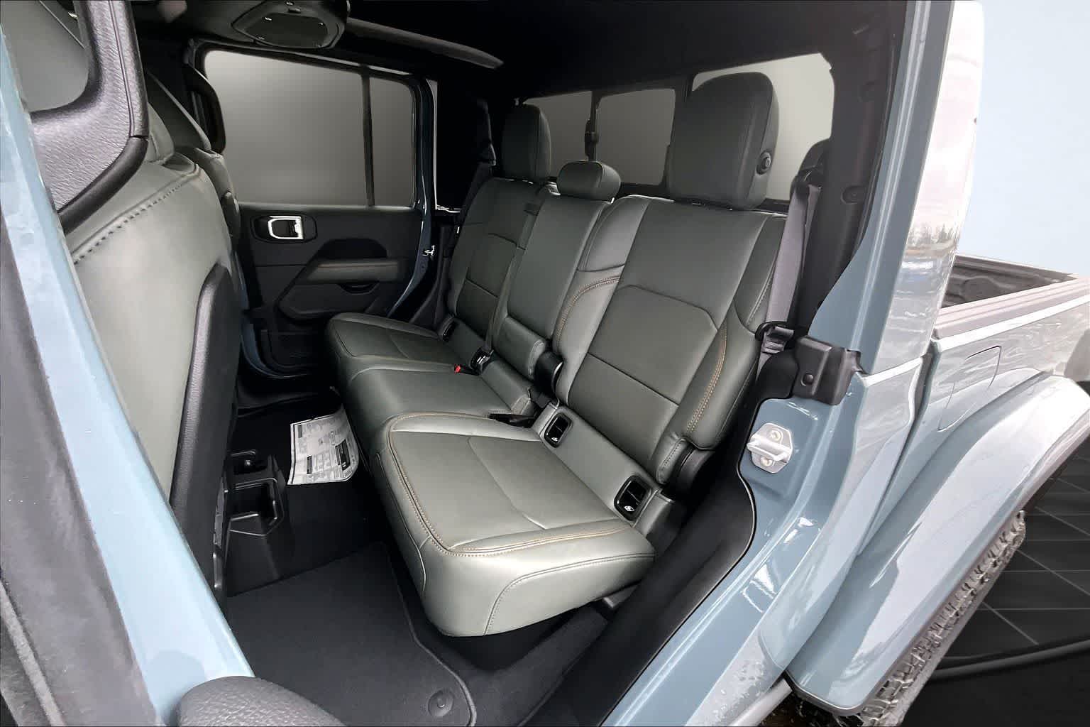 Thumbnail: 2026 Jeep Gladiator - 13