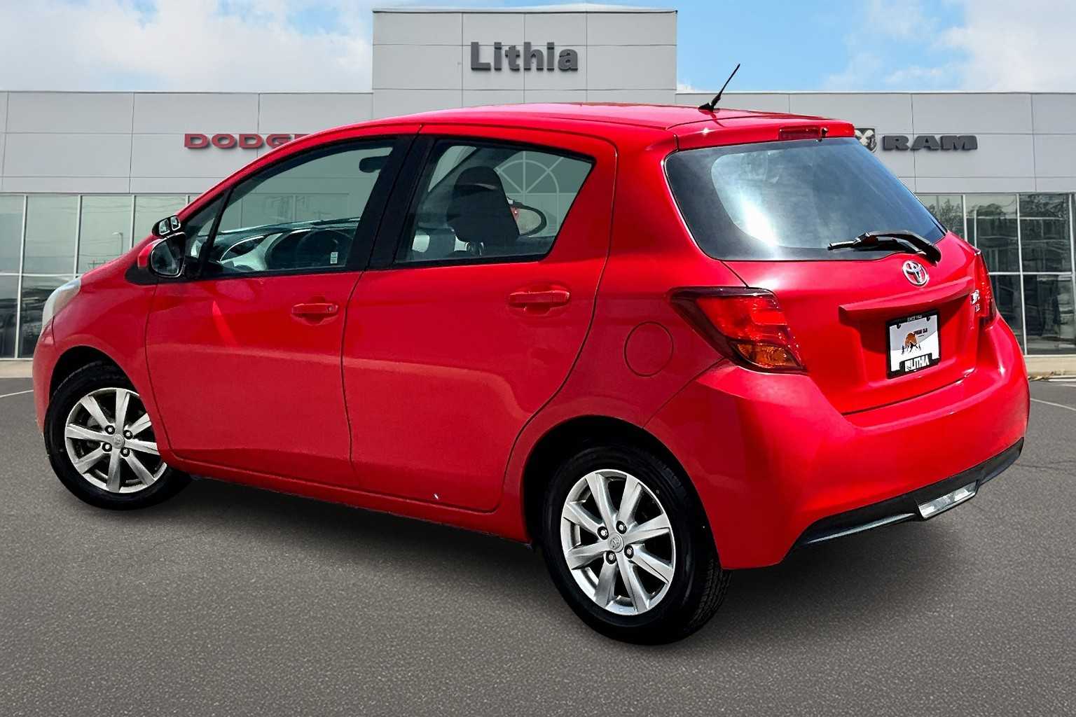 Thumbnail: 2016 Toyota Yaris - 3