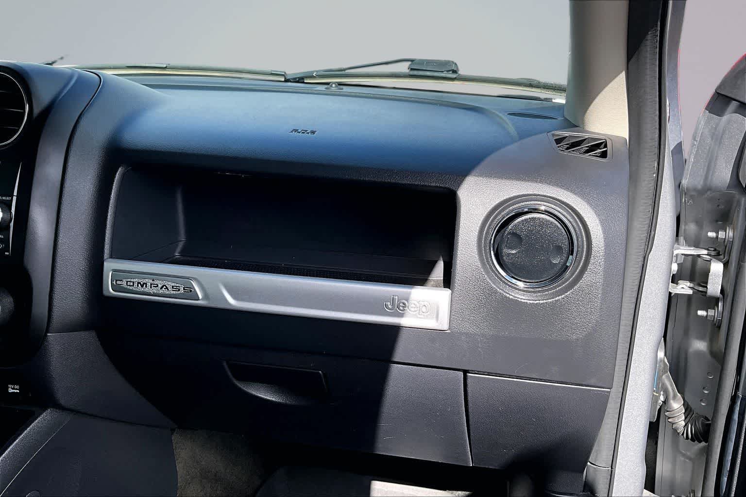 Thumbnail: 2017 Jeep Compass - 23