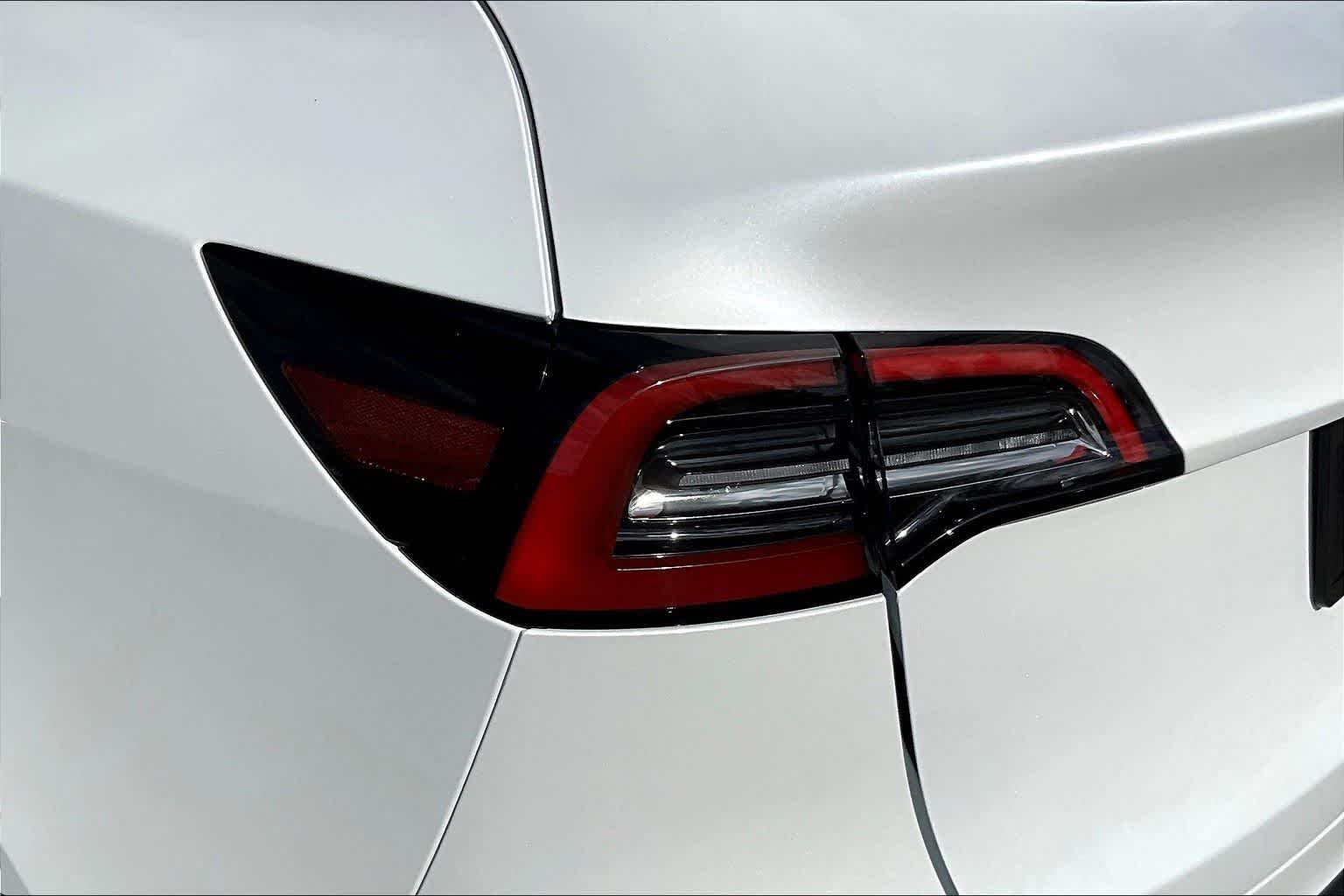 Thumbnail: 2023 Tesla Model Y - 32