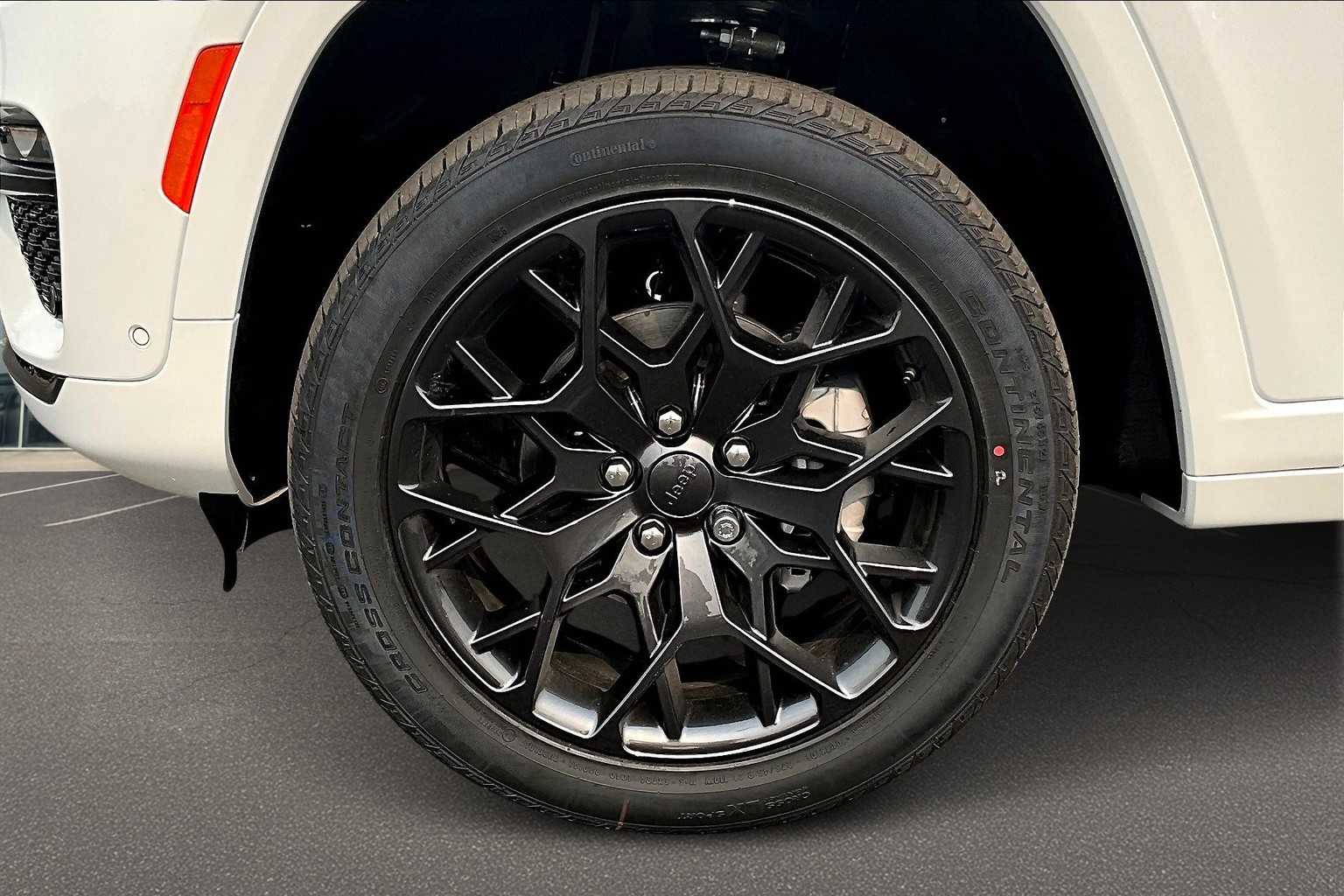 Thumbnail: 2025 Jeep Grand Cherokee - 8