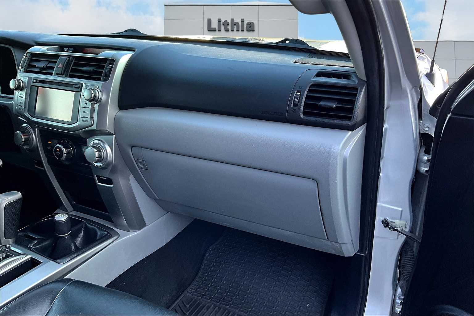 Thumbnail: 2012 Toyota 4Runner - 24