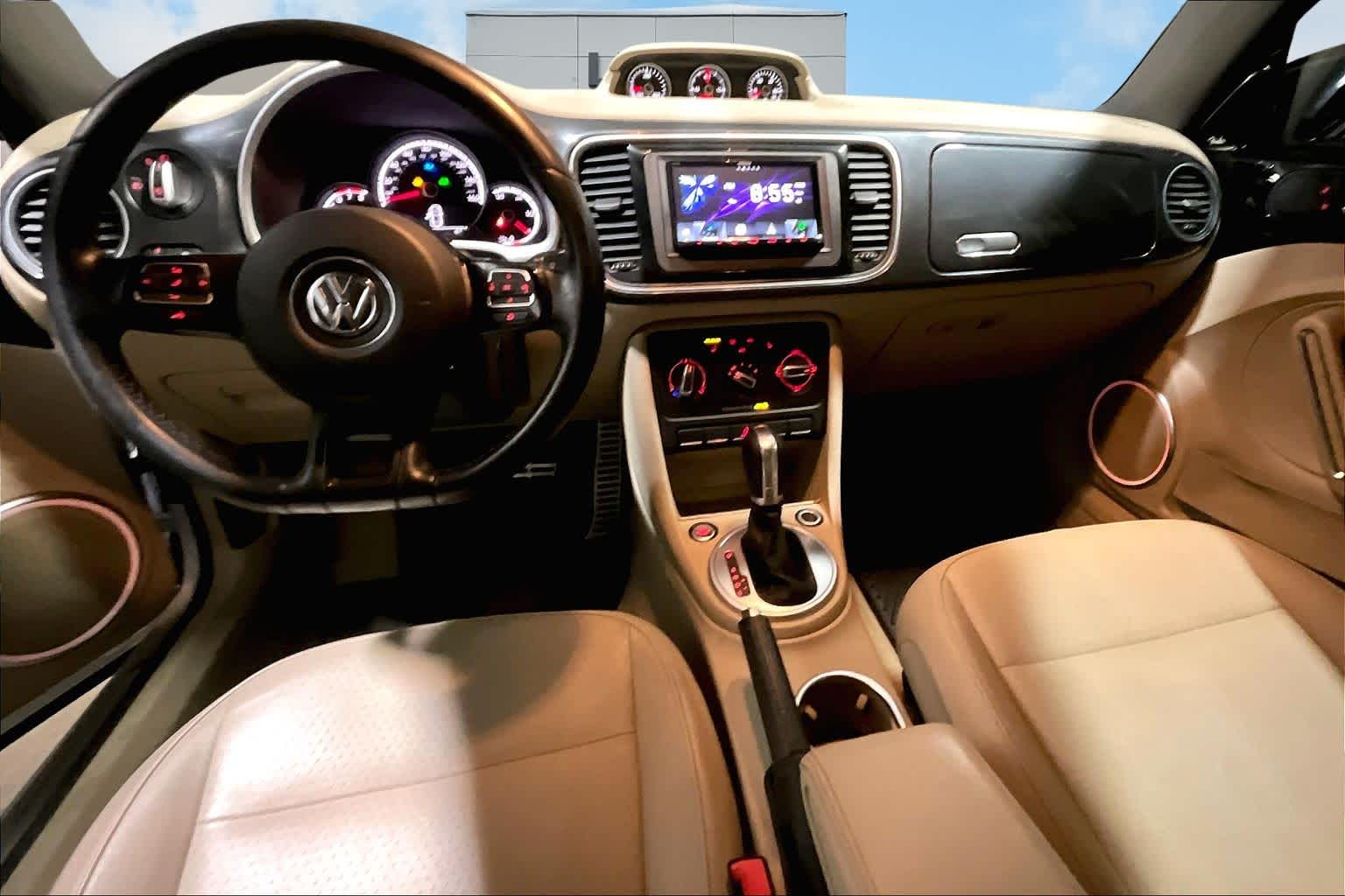 Thumbnail: 2015 Volkswagen Beetle - 10
