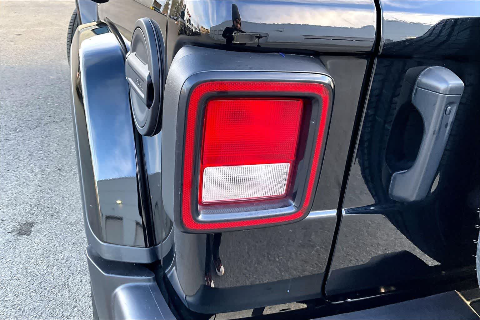 Thumbnail: 2023 Jeep Wrangler - 32