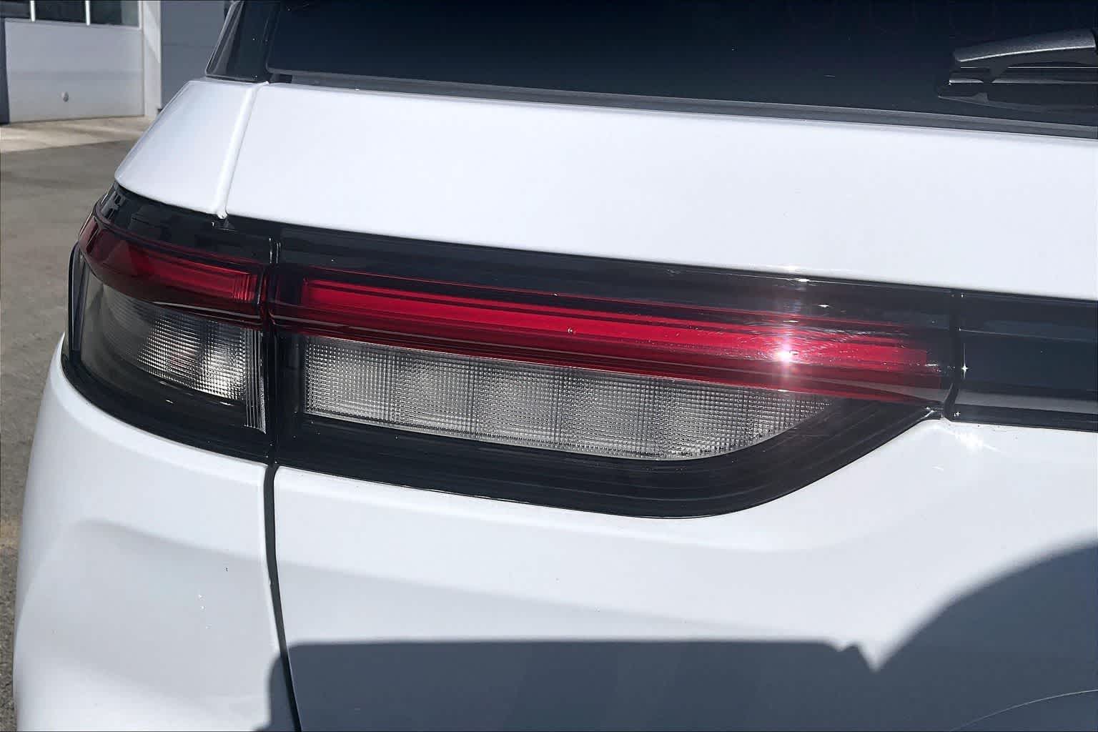 Thumbnail: 2022 Jeep Grand Cherokee - 32