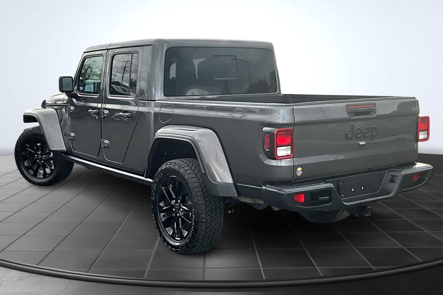 Thumbnail: 2024 Jeep Gladiator - 4