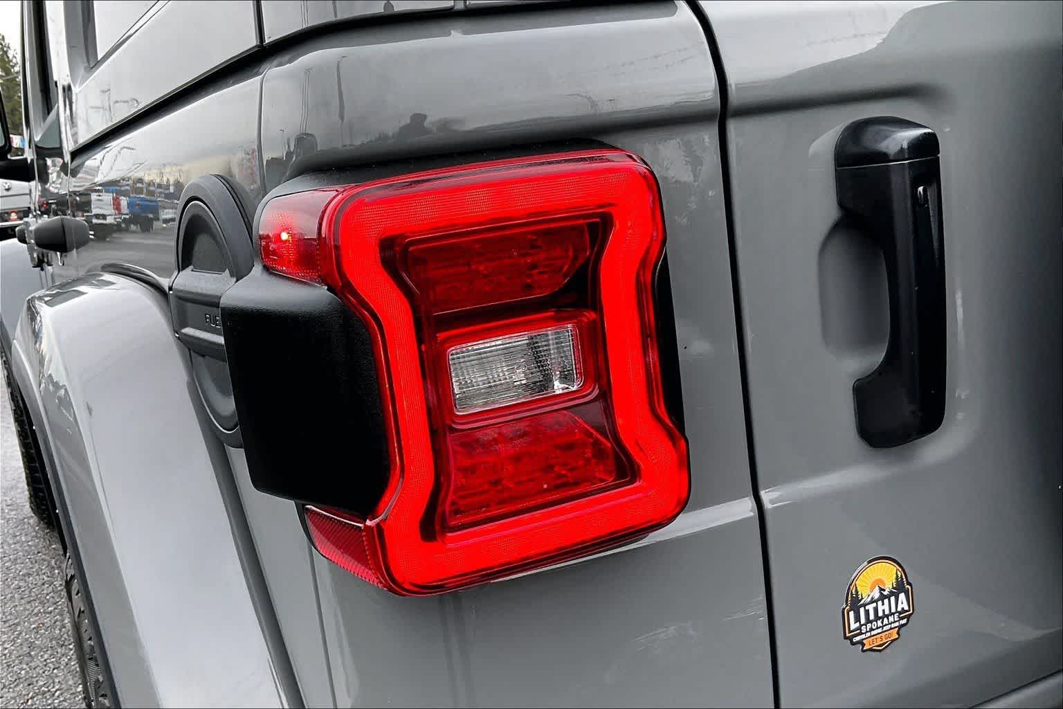 Thumbnail: 2021 Jeep Wrangler - 32