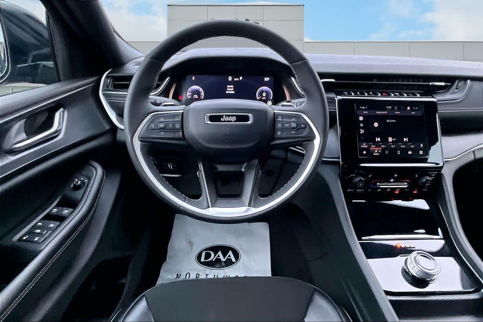 Thumbnail: 2024 Jeep Grand Cherokee - 15