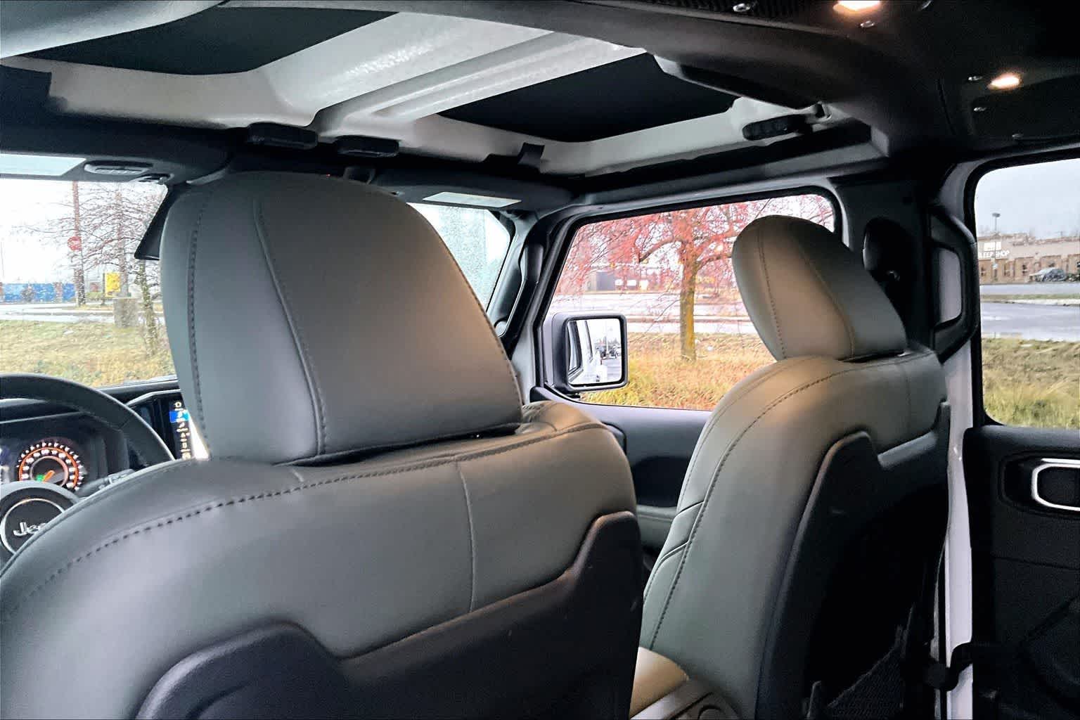 Thumbnail: 2026 Jeep Gladiator - 12