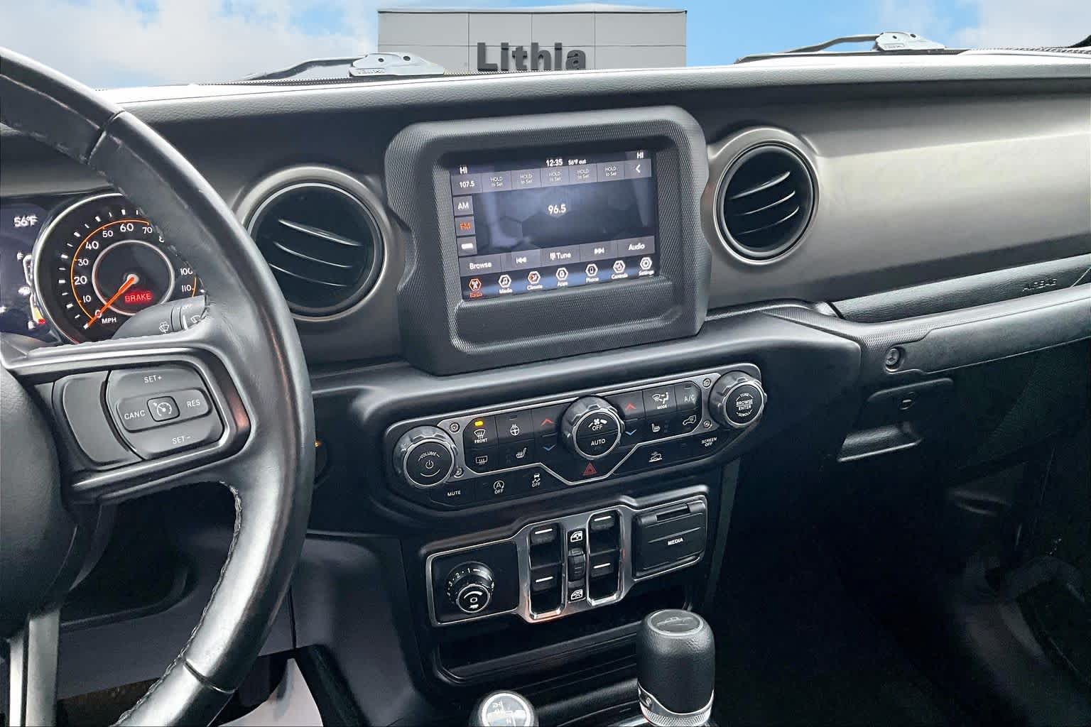 Thumbnail: 2022 Jeep Gladiator - 16