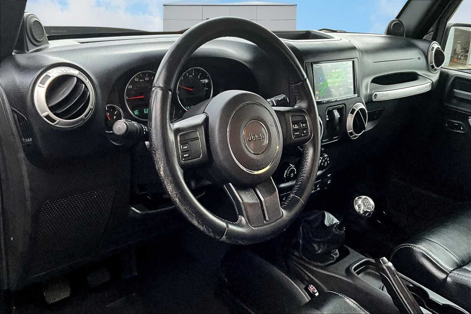 2012 Jeep Wrangler Sahara photo 2