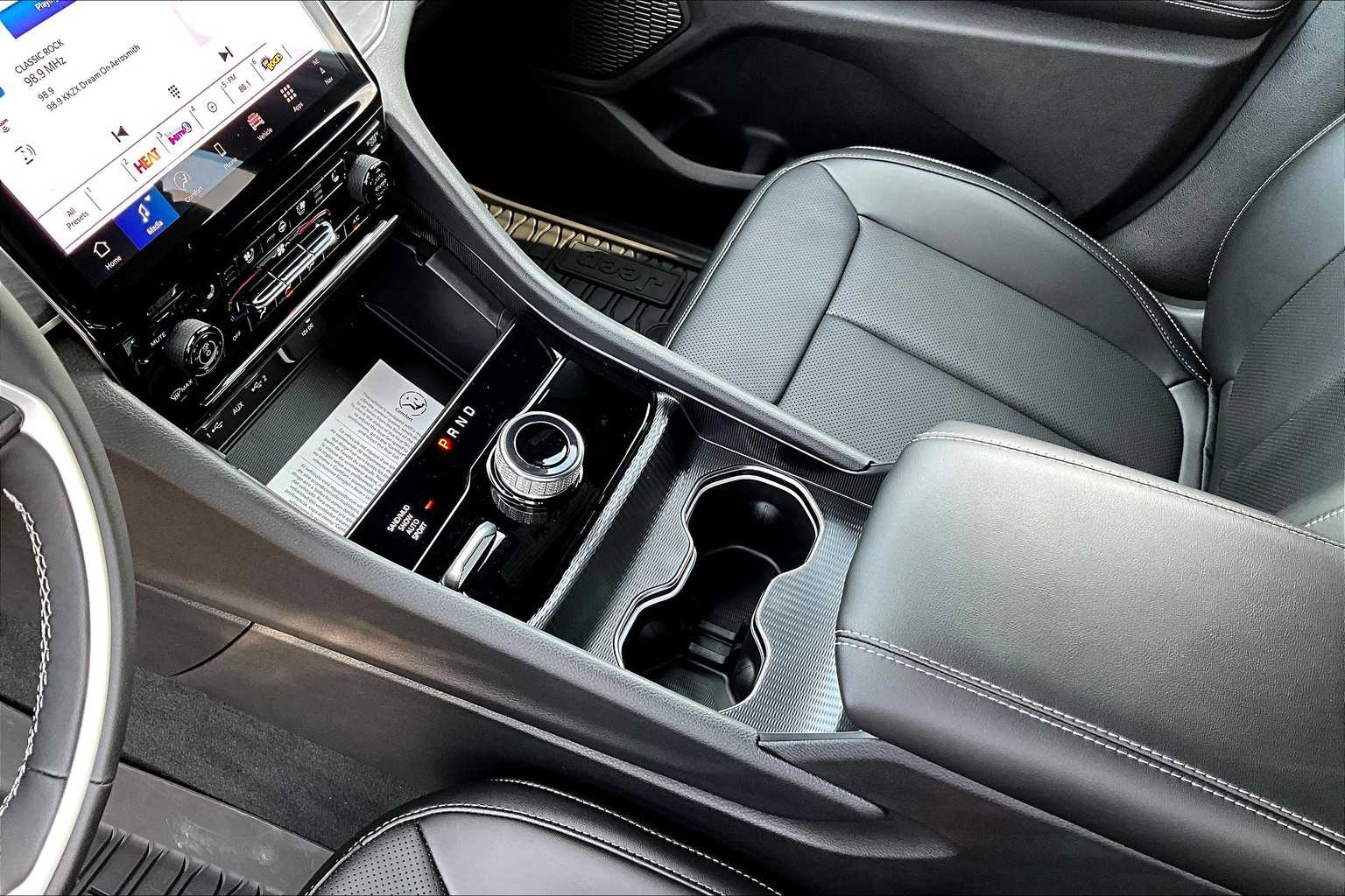 Thumbnail: 2025 Jeep Grand Cherokee L - 17