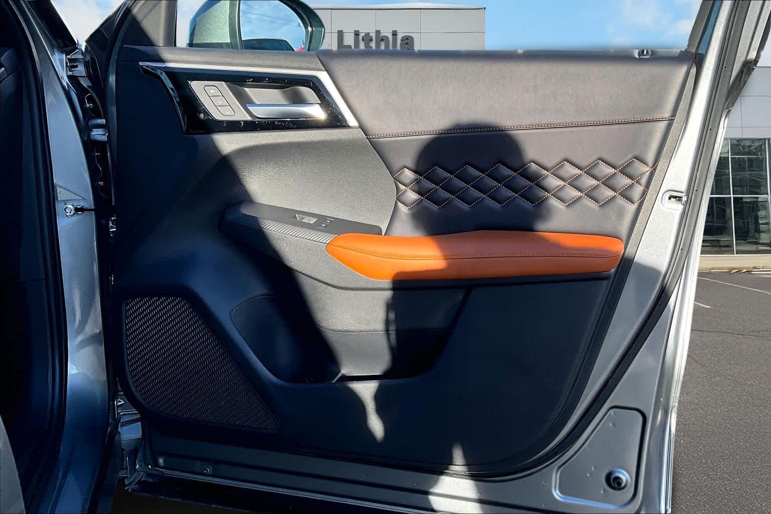 Thumbnail: 2023 Mitsubishi Outlander - 29