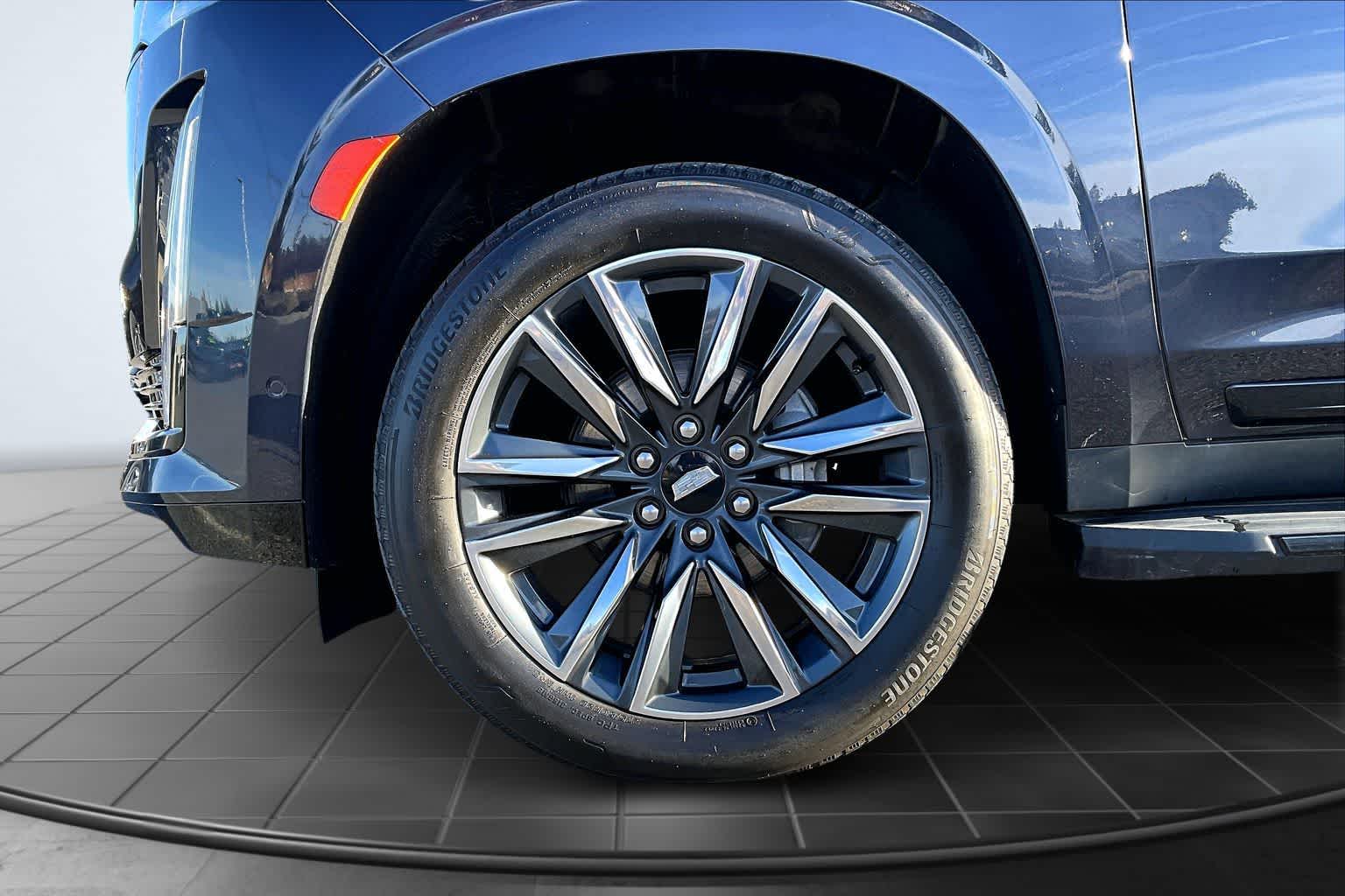 Thumbnail: 2023 Cadillac Escalade - 8