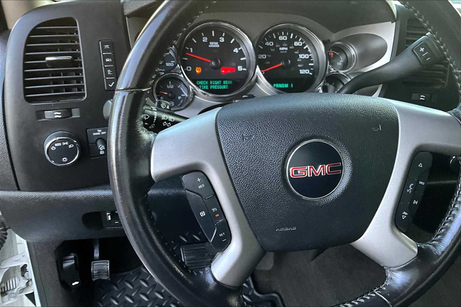 Thumbnail: 2009 GMC Sierra 2500 - 25