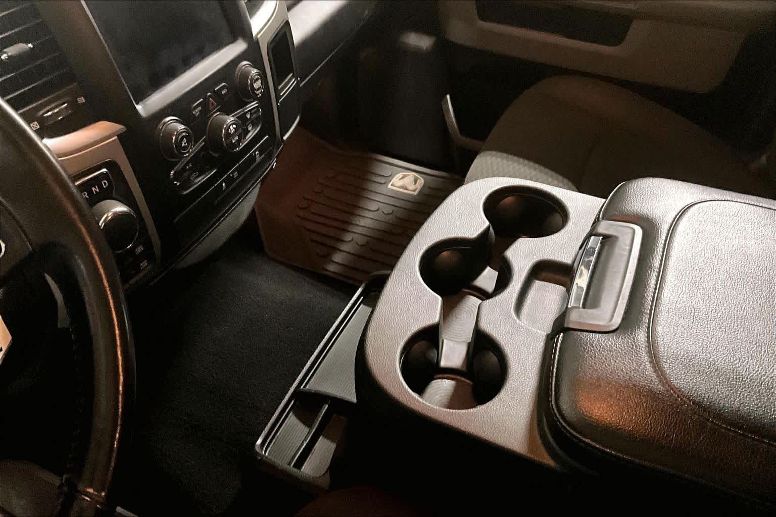 Thumbnail: 2020 RAM 1500 Classic - 17