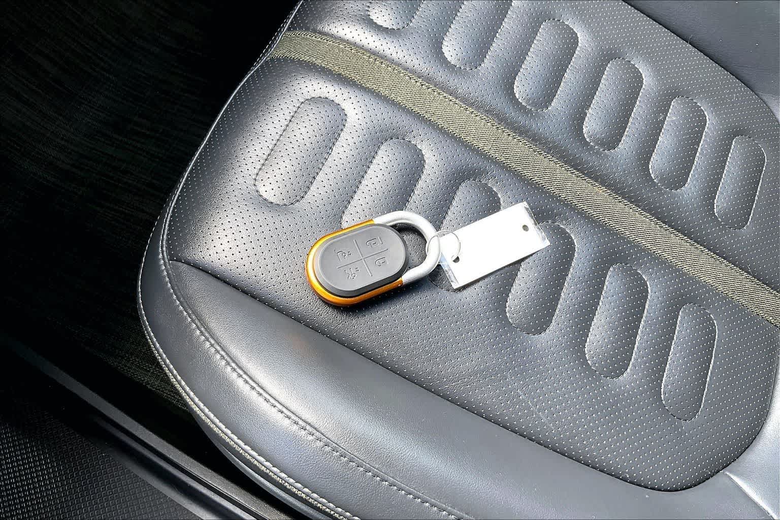 Thumbnail: 2023 Rivian R1S - 19