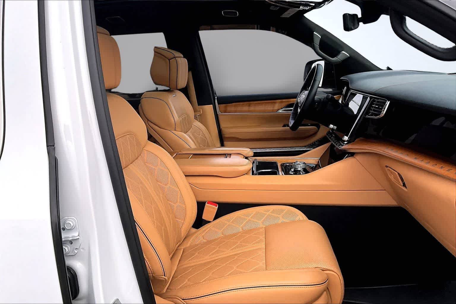 Thumbnail: 2023 Jeep Grand Wagoneer - 14