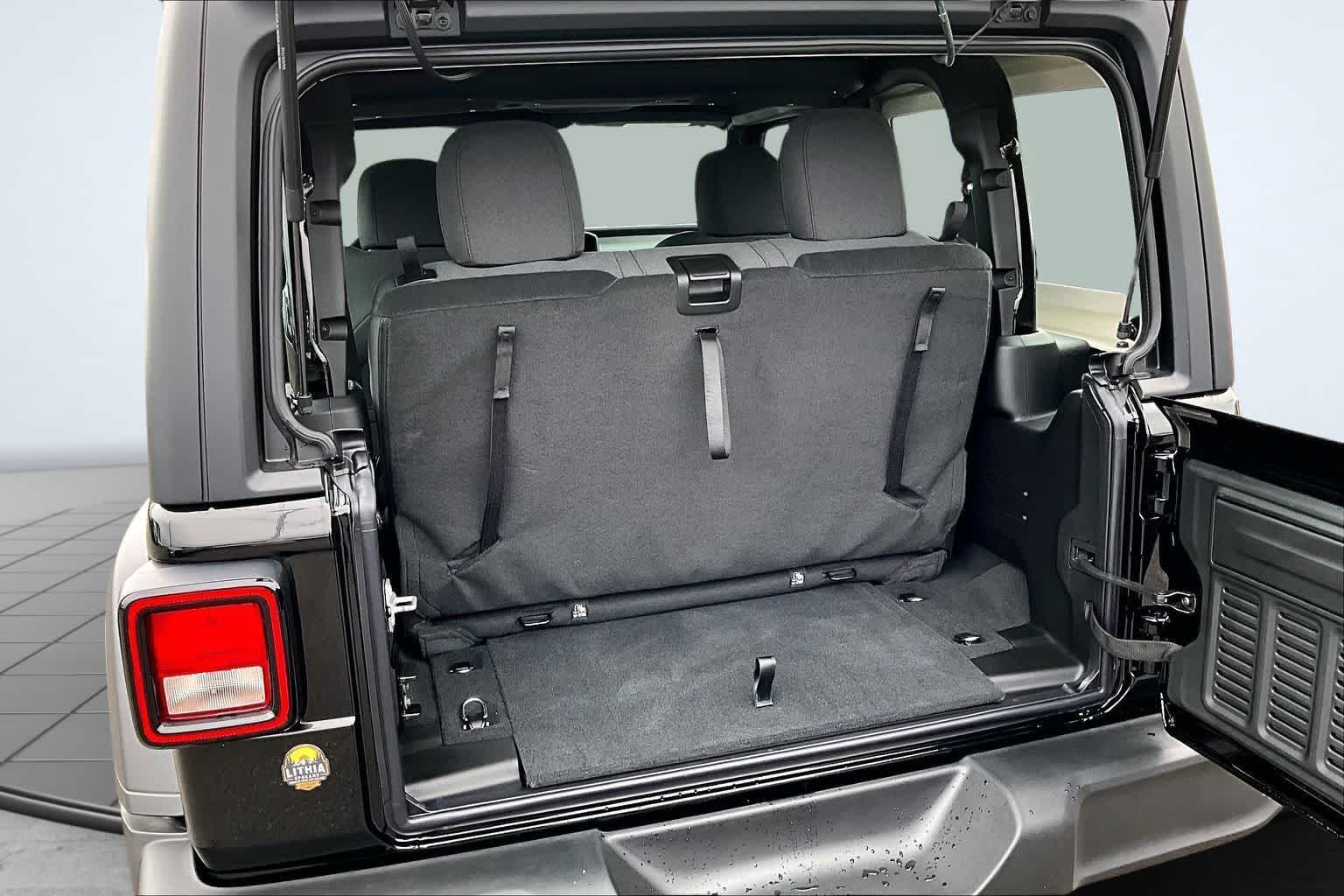 Thumbnail: 2026 Jeep Wrangler - 18