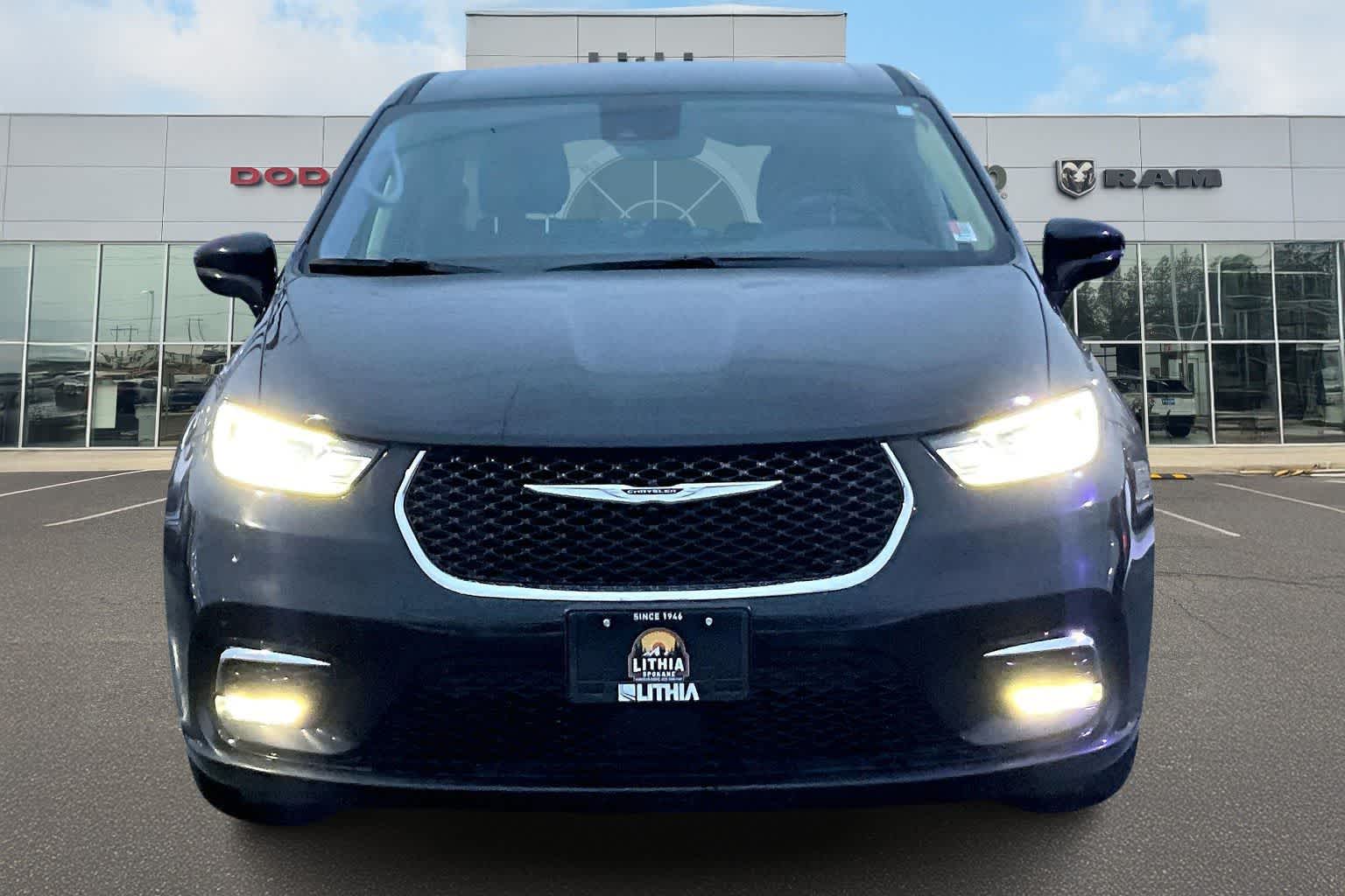 Thumbnail: 2024 Chrysler Pacifica - 6