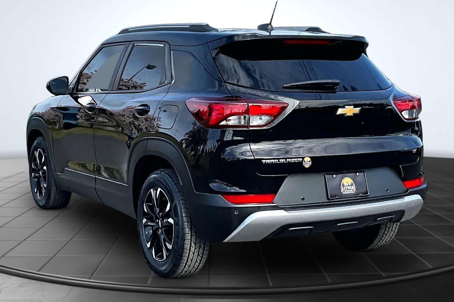 Thumbnail: 2023 Chevrolet TrailBlazer - 3