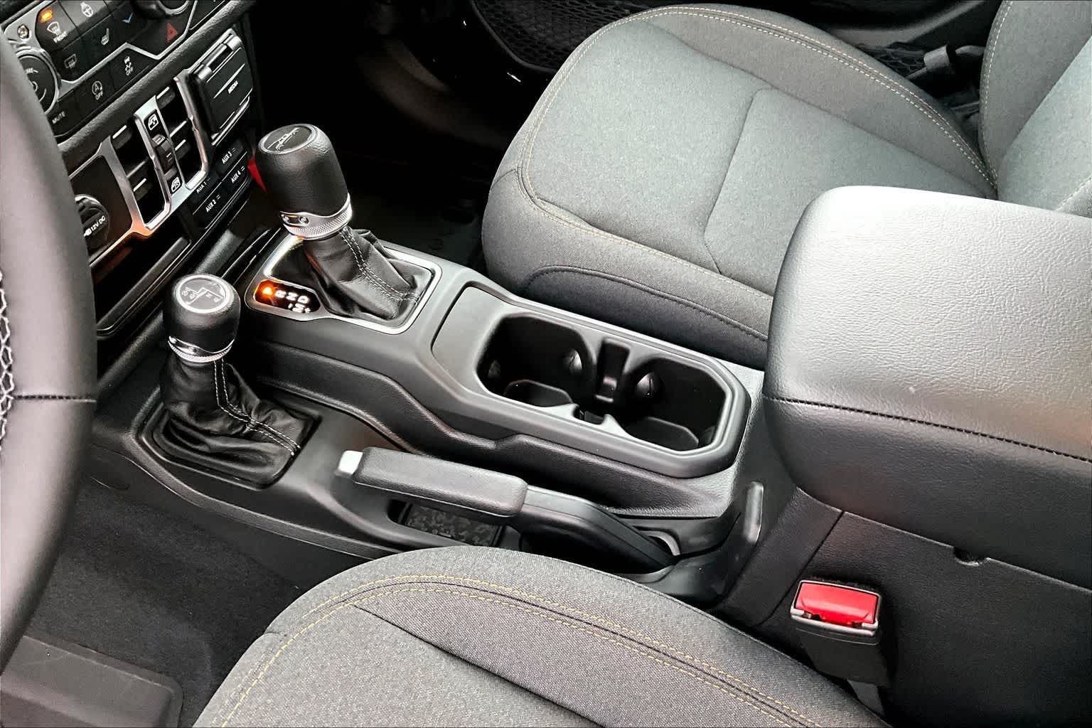 Thumbnail: 2026 Jeep Gladiator - 17