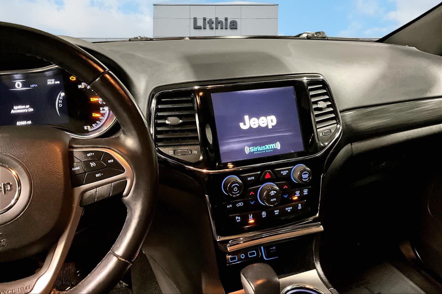 Thumbnail: 2020 Jeep Grand Cherokee - 16