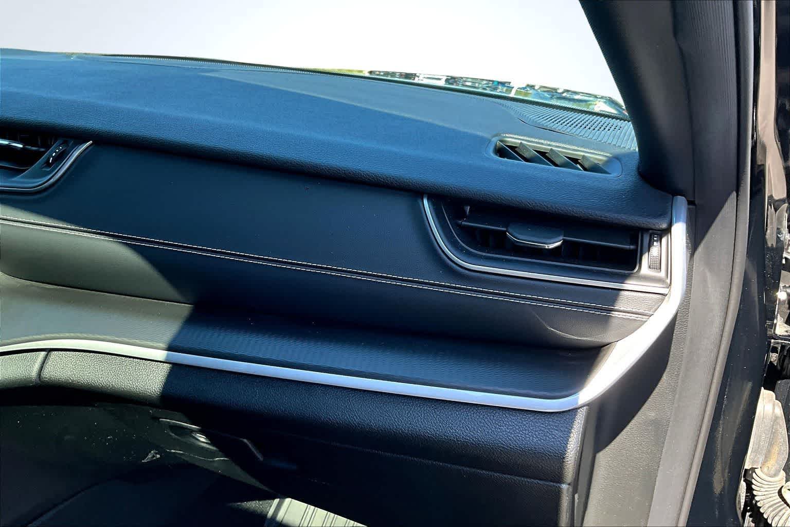 Thumbnail: 2024 Jeep Grand Cherokee - 24