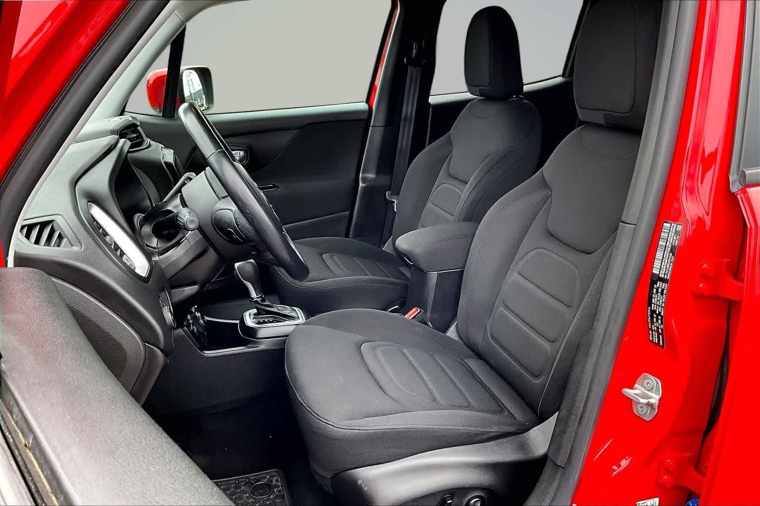 Thumbnail: 2018 Jeep Renegade - 11