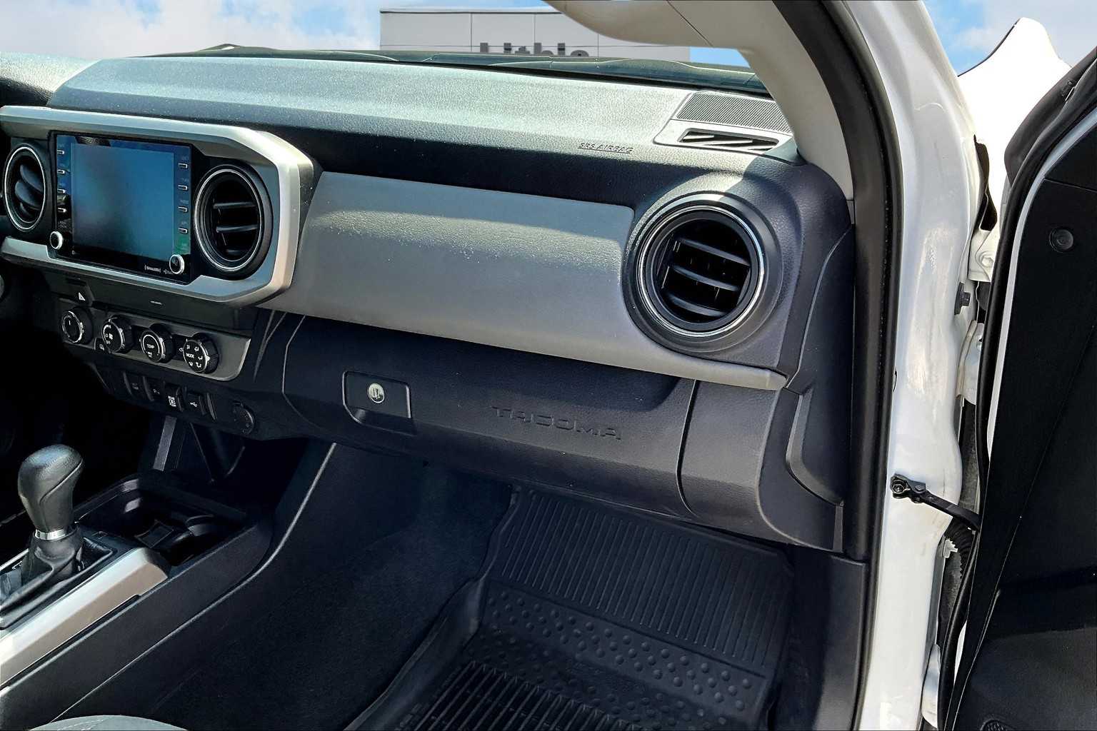 Thumbnail: 2020 Toyota Tacoma - 24