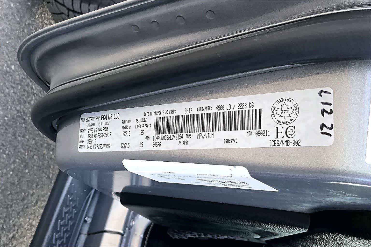 Thumbnail: 2017 Jeep Wrangler - 21