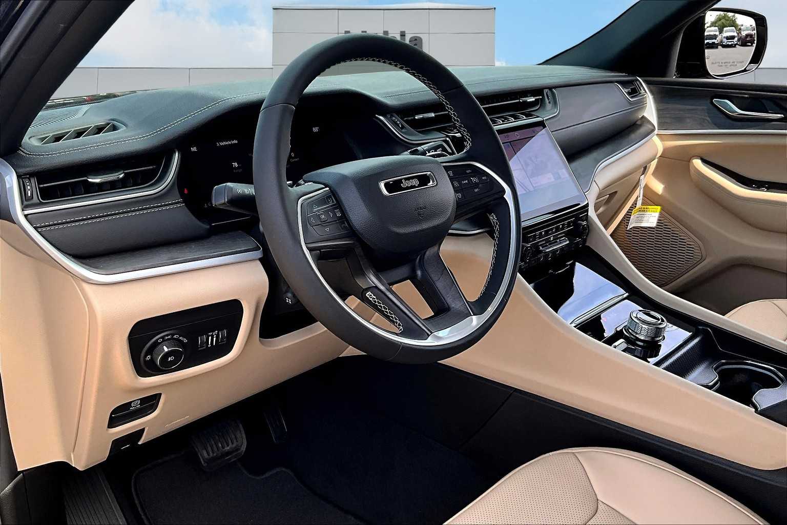 Thumbnail: 2025 Jeep Grand Cherokee L - 2