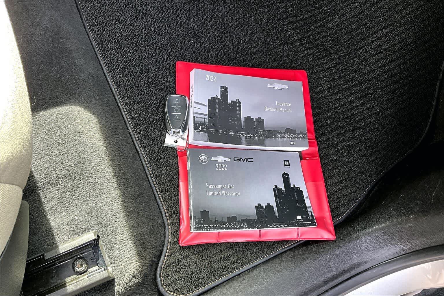 Thumbnail: 2022 Chevrolet Traverse - 20