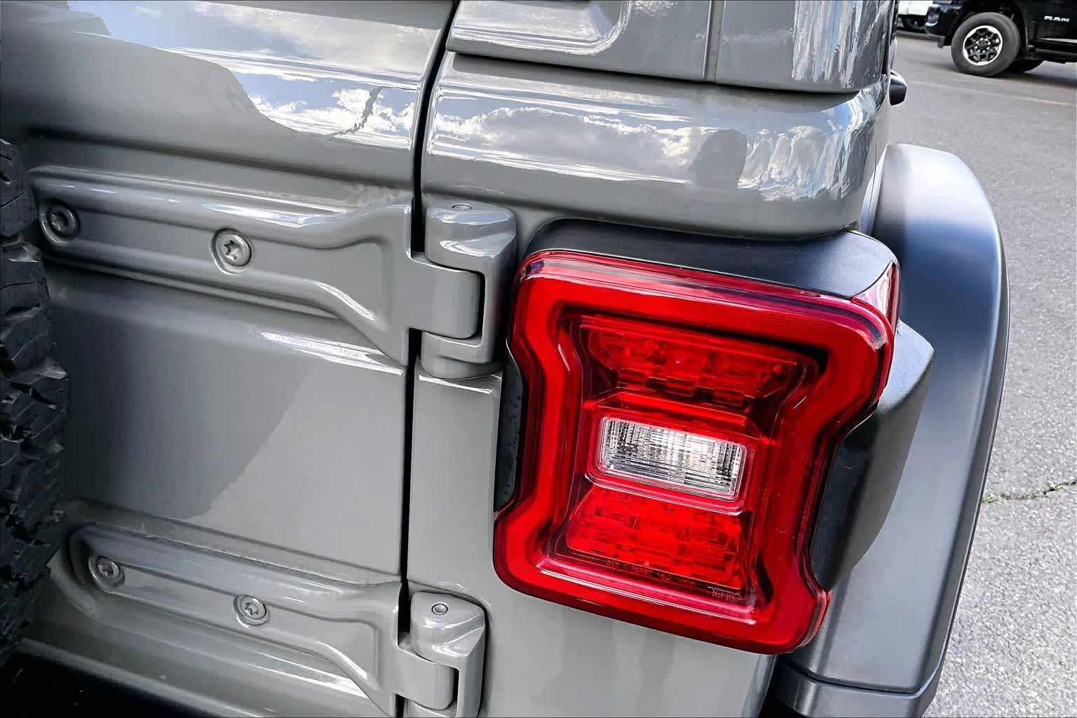 Thumbnail: 2023 Jeep Wrangler - 32