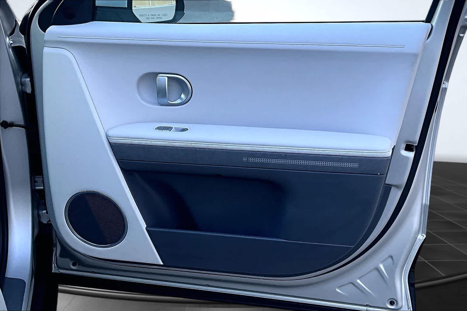 Thumbnail: 2023 Hyundai Ioniq 5 - 28
