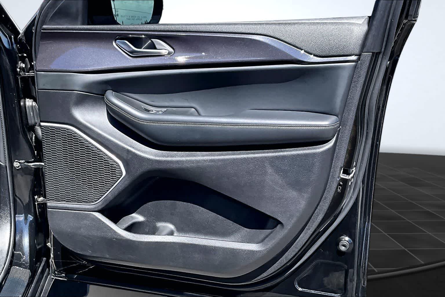 Thumbnail: 2021 Jeep Grand Cherokee L - 29